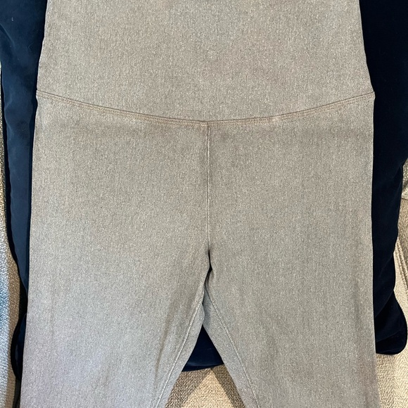 Lysse Denim Legging (28" Inseam) - Picture 6 of 7